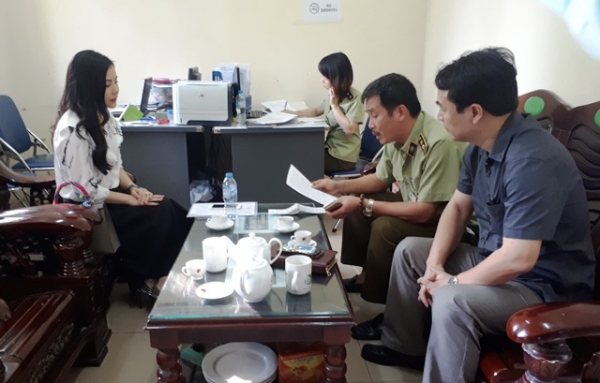 “Bà chủ” lô hàng mỹ phẩm trị giá 11 tỷ đồng nghi hàng giả là Nguyễn Thu Trang đã tới làm việc với cơ quan chức năng vào chiều ngày 31/10 Ảnh: PL.