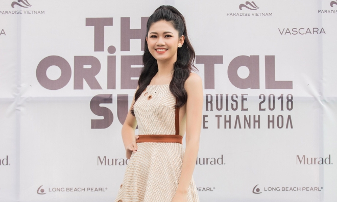 Á hậu Thanh Tú trong show diễn của NTK Lê Thanh Hoà.
            