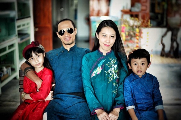 Gia đình nhỏ đầm ấm của Phạm Anh Khoa - Thùy Trang được cả showbiz ngưỡng mộ.