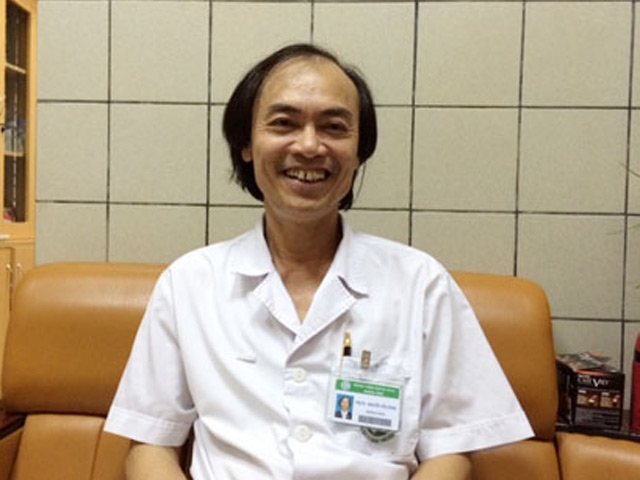 PGS.TS Nguyễn Tiến Dũng khuyến cáo những dấu hiệu của sốt virus.